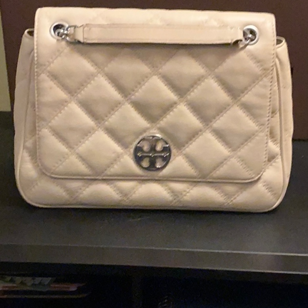 Tory Burch Willa Shoulder Cream Quilted Shoulder Bag